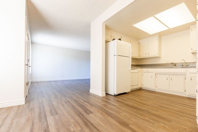 Building Photo - 1110 Meadow Lake Dr Unit 10-04 Rental