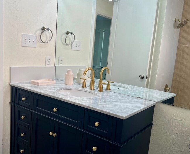 Photo - 1704 Foxfire Dr