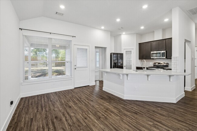 Photo - 260 Shoreview Dr
