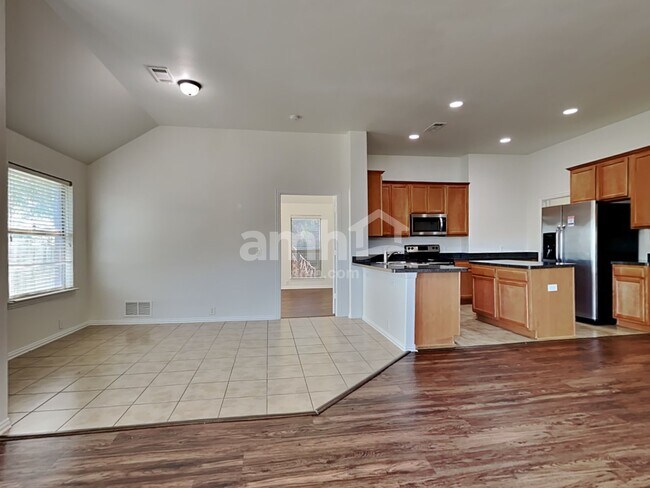 Photo - 820 Cheryl St