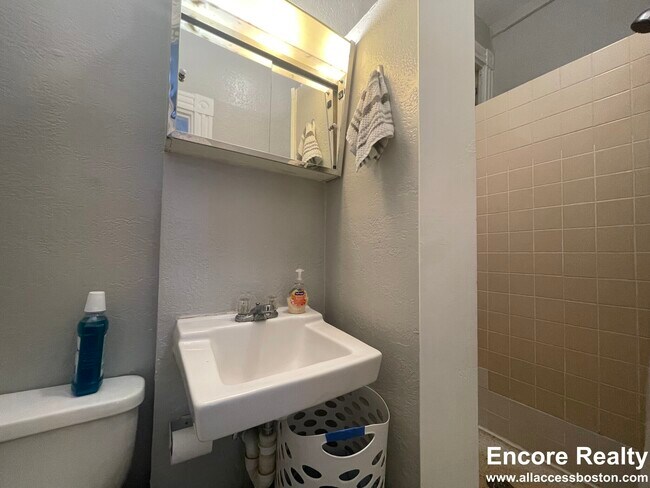 Photo - 40 Anderson St Unit 9