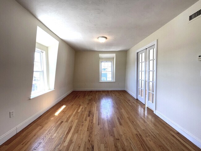 Photo - 11 Brighton St Unit 3