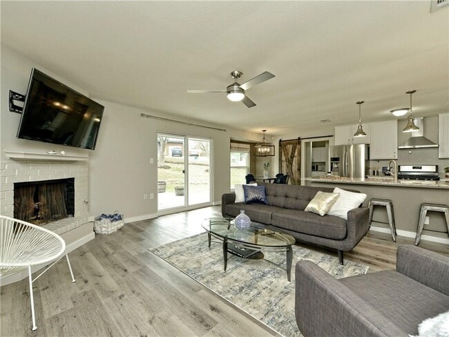 Building Photo - 1601 Elmira Rd Rental