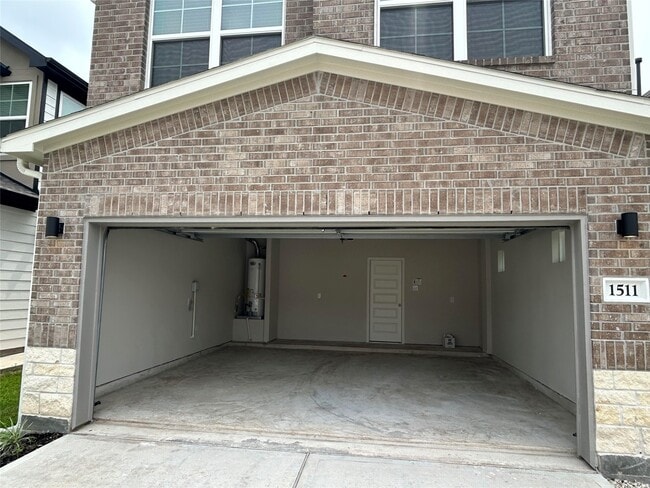 Photo - 1511 Revolution Way