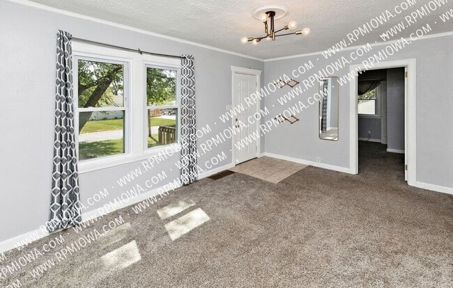 Photo - 713 Maxwelton Dr