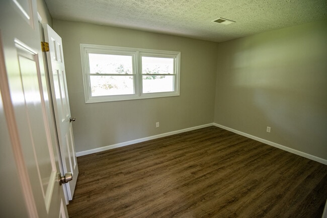 Photo - 119 Remington Wy