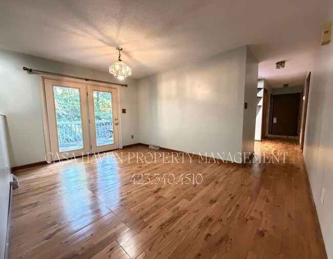 Photo - 13 N Foxxborough Ln