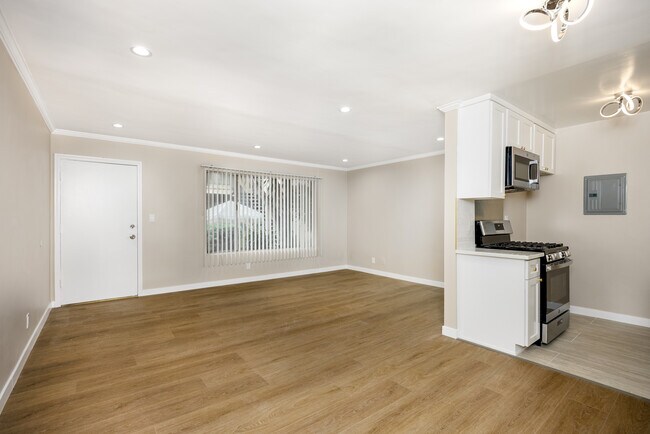 Gardena Court