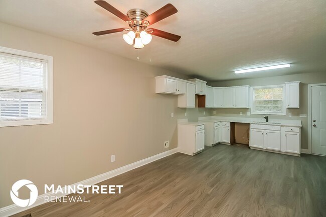 Photo - 2162 Rachael St SE