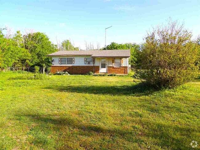 Building Photo - 5216 NW McIntosh Rd Rental