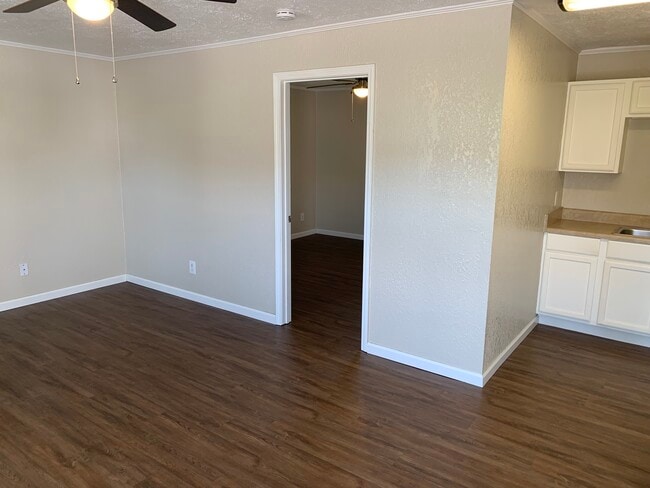 Building Photo - 610 Watauga Rd Unit 1