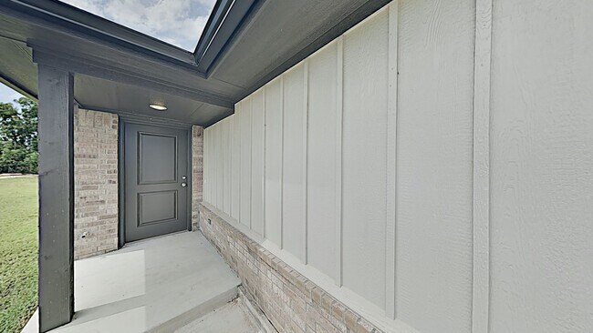 Photo - 2 Bedrooms 2 Bathroom with a 2 car garage Duplex with upgrades close to Broadway Extension, a sho...