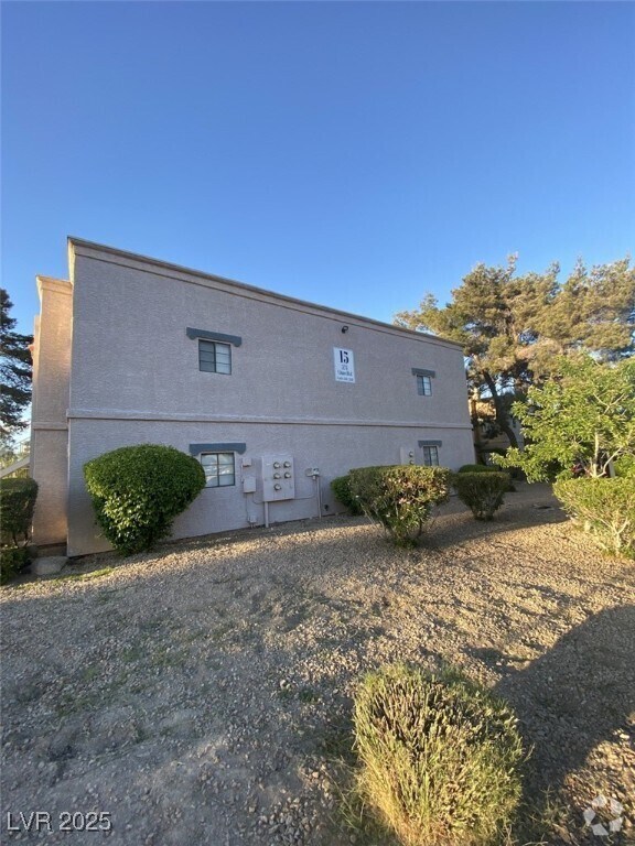 Building Photo - 5174 S Jones Blvd Unit 101 Rental