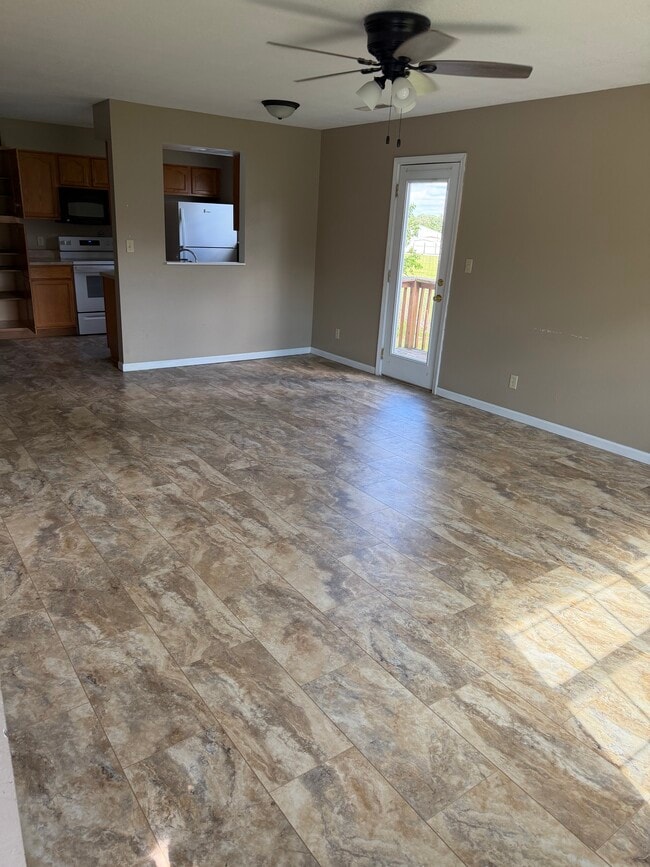 Photo - 406 Morgan Dr