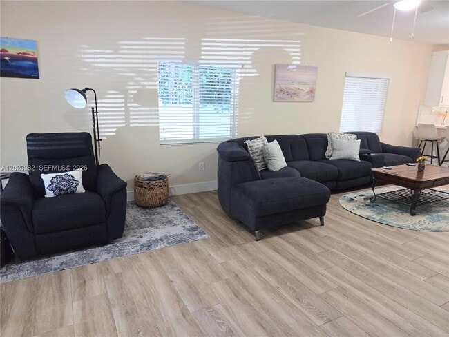 11 Pompano Ave