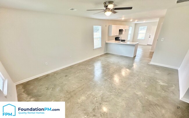 Photo - 2507 E Tyler Ave