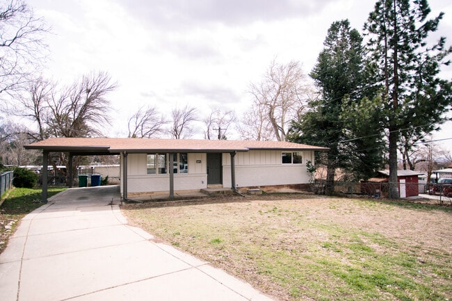 Photo - 732 Hislop Dr