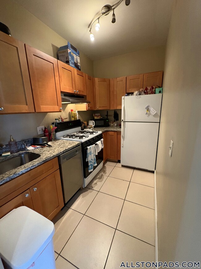 Photo - 17 Highgate St Unit 4
