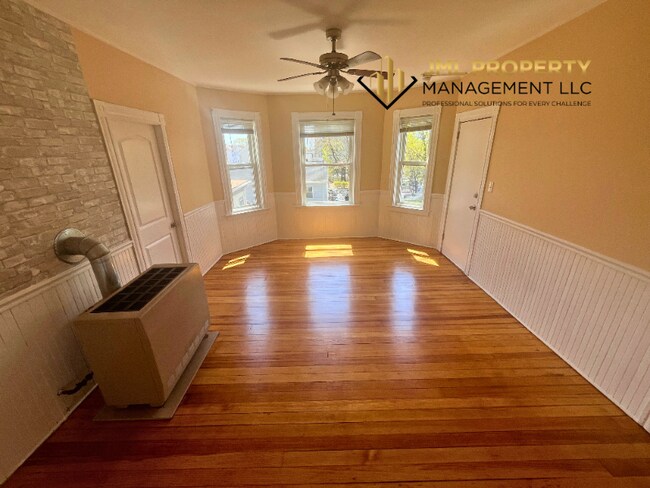 Photo - 121 Irving St Unidad 2