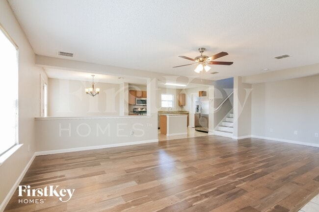 Photo - 916 Simi Dr