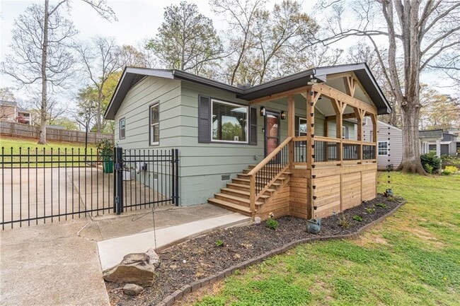 Photo - 1660 White Oak Way