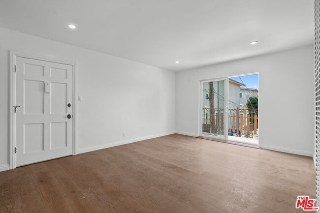 Photo - 616 Sunset Ave Unidad D