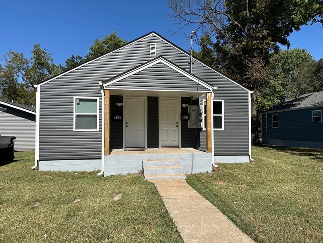 Photo - 451 W Lombard St