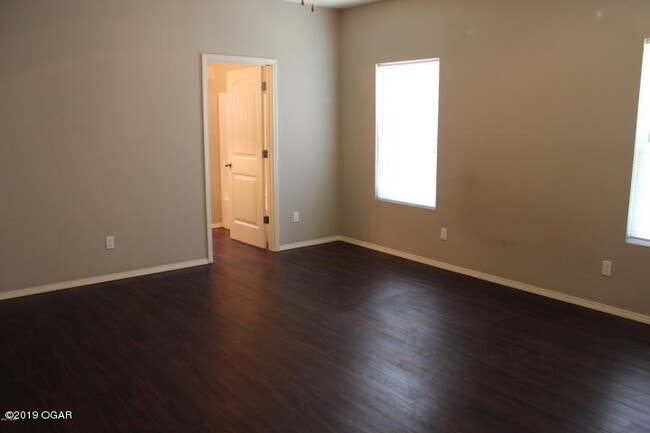 Photo - 5046 Raintree Cir Unit B