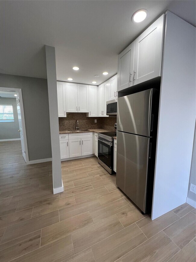 Photo - 2016 NE 17th Ct Unit 26