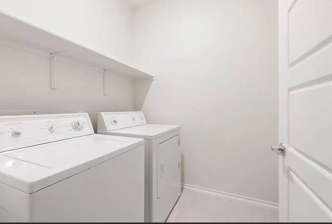 Photo - 100 Jarbridge Dr