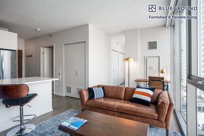 8 E Huron St Unidad SI FL12-ID132