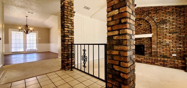 Photo - 6104 Elmwood Ave