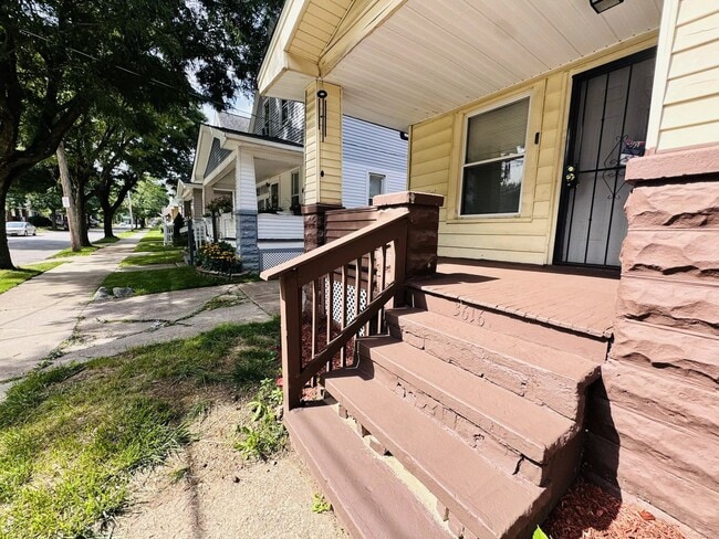Photo - 3616 W 47th St