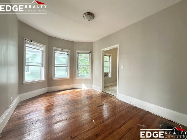 Photo - 72 Antwerp St