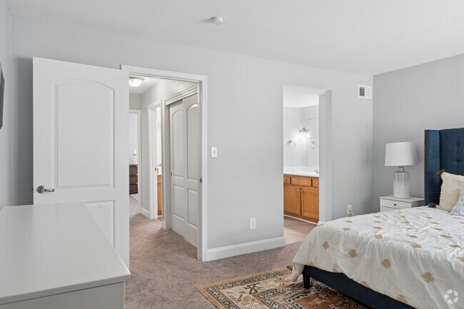2 habitaciones, 1,5 baños - 1149 pies cuadrados - Dormitorio principal - The Trails of North Hills