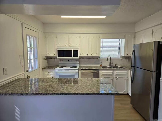 Photo - 3 Forest Maple Ct