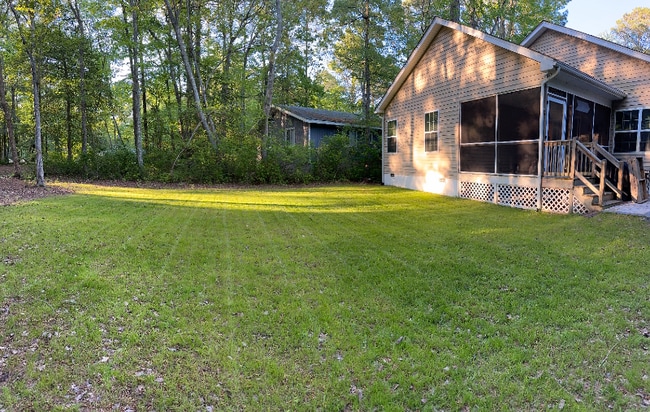 Photo - 137 Camelot Cir