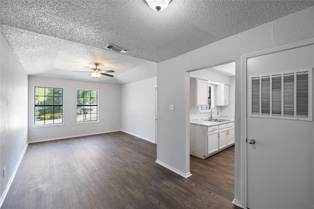 Photo - 2540 Avenue H