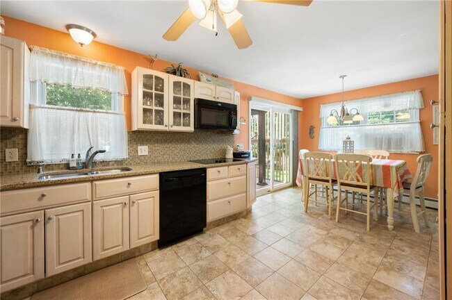 Photo - 24 Quannacut Rd