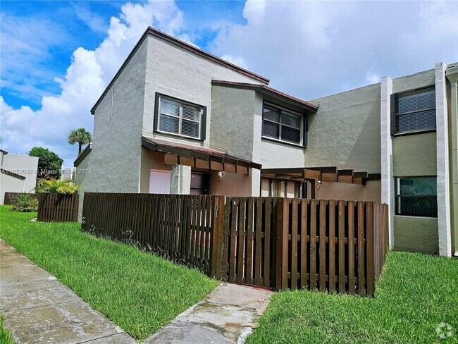 Building Photo - 9980 NW 9th Street Cir Rental