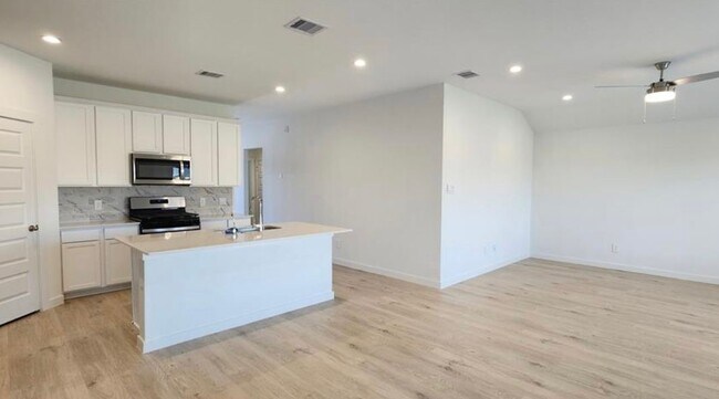 Photo - 3926 Pierce Pl Ln