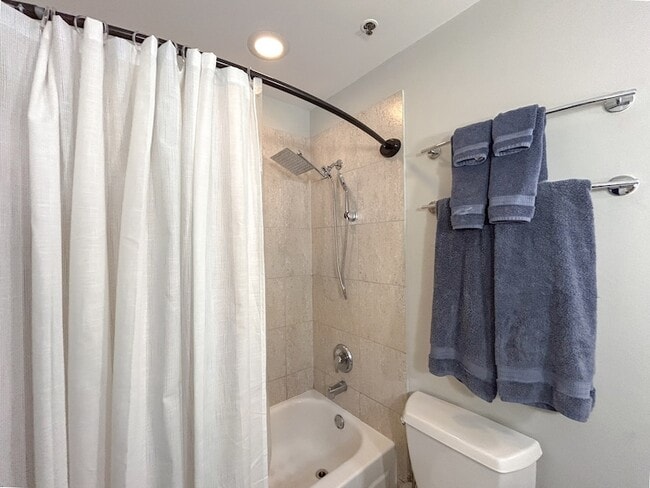 212 W Washington St Unit 1513