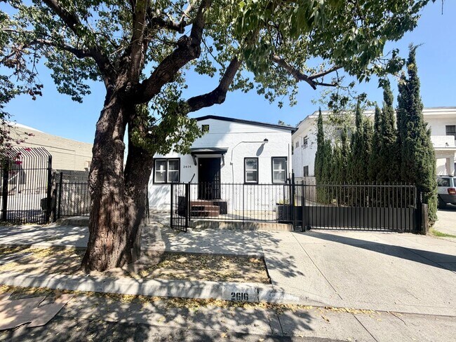 Photo - 2 bed 1 bath SFH near USC with gated parking