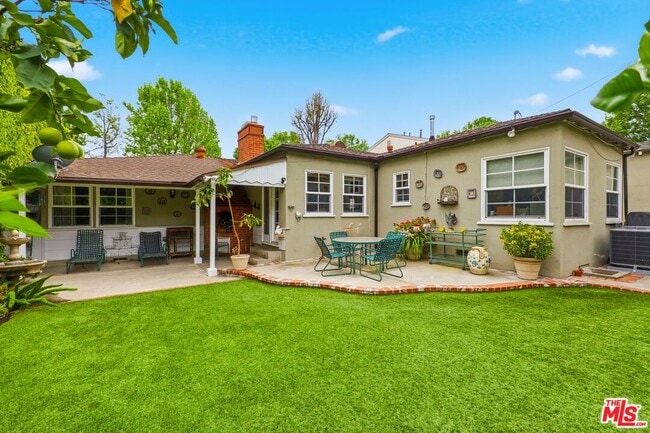 Photo - 11333 Berwick St