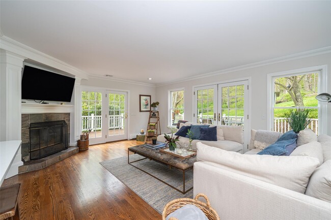 Photo - 187 Croton Ave