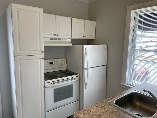 Building Photo - 38-42 Transit Street Unit 42 Transit