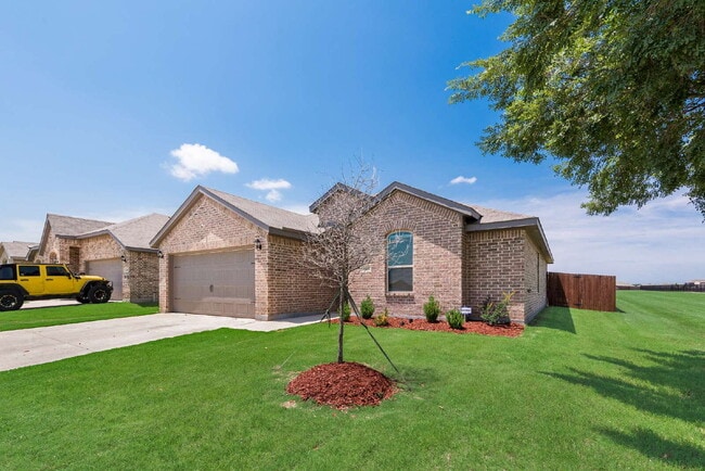 Building Photo - "Upgraded 3-Bed, 2-Bath Ranch Home Conveni...