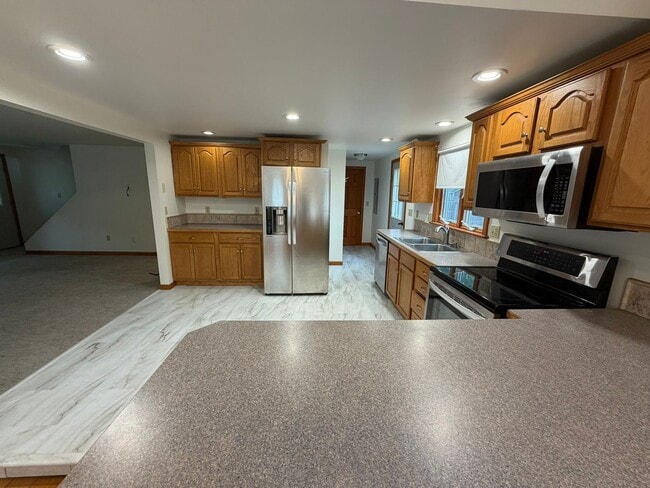 Photo - Beautiful 4 Bed / 2 Bath, Single Family Home. Close to Downtown Northampton!