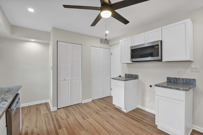 Photo - 5983A Glenway Dr