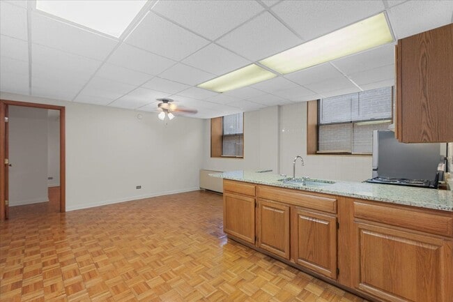 Photo - 620 W Belmont Ave Unit 006